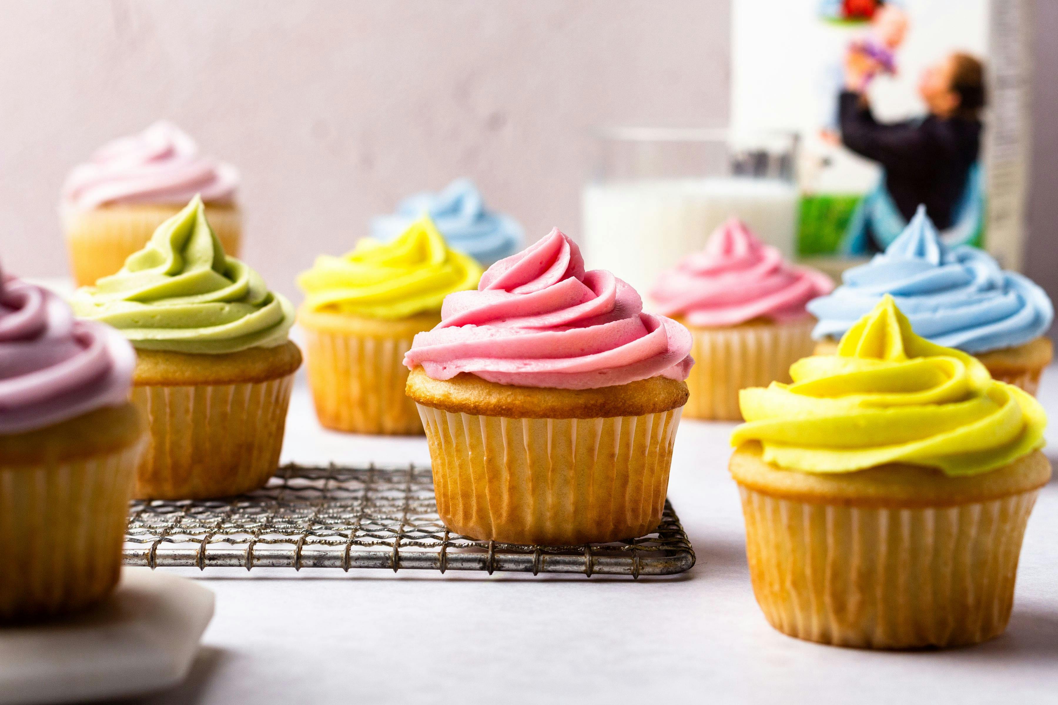 How To Color Icing Without Food Coloring (Plant-Based) - Cooking With Elo