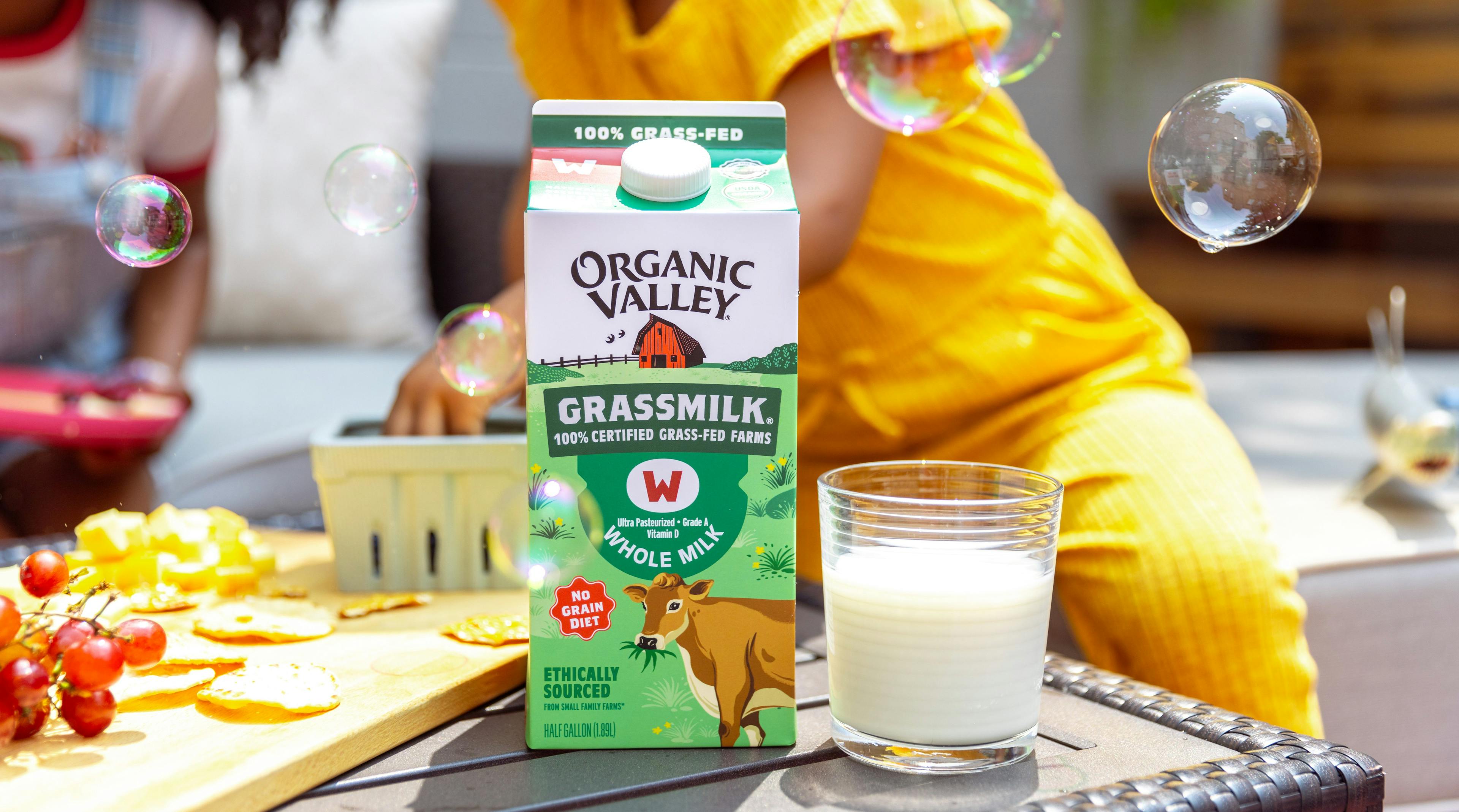 Children drinking Organic Valley Grassmilk Milk