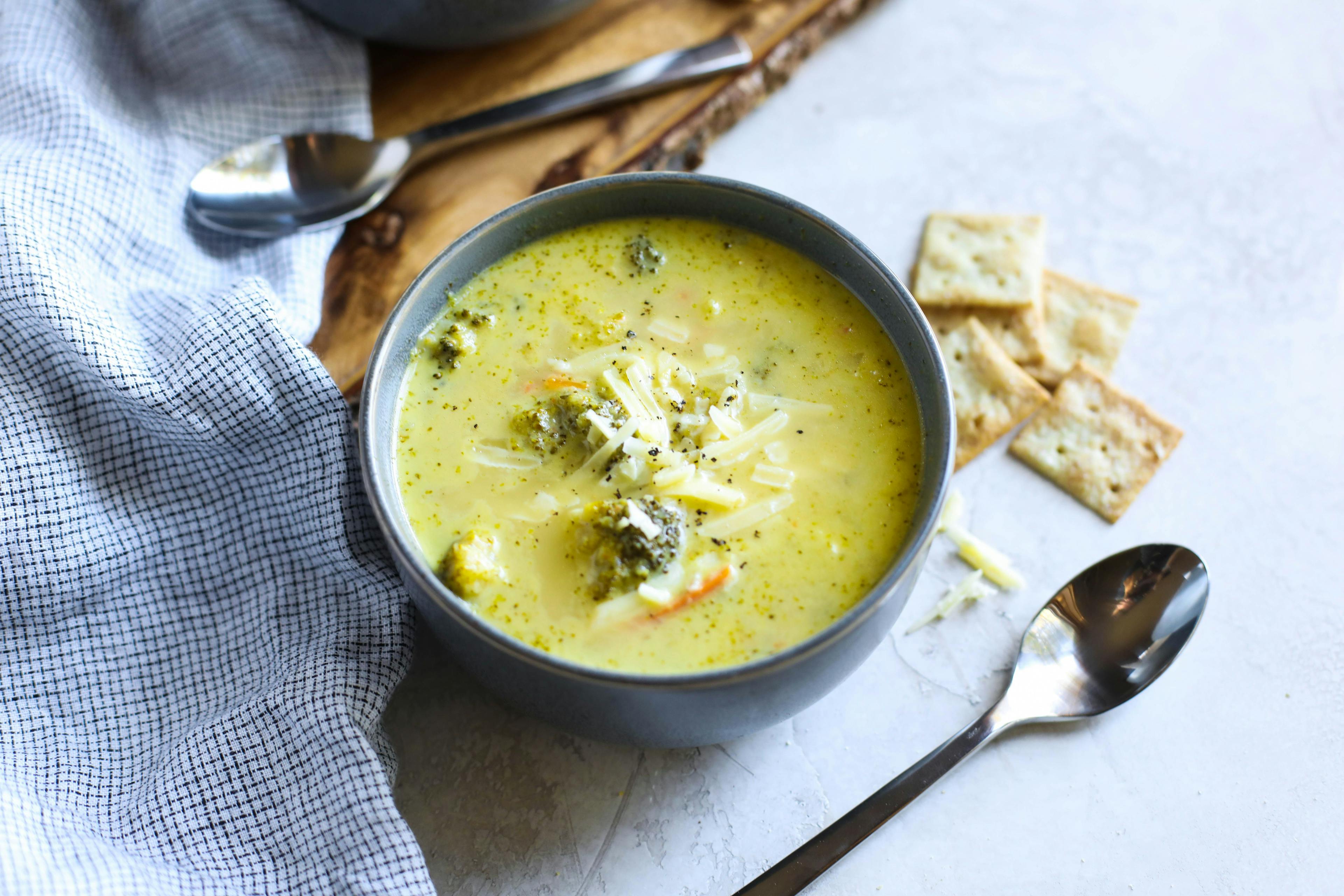 Slow Cooker Broccoli and Cheese Soup