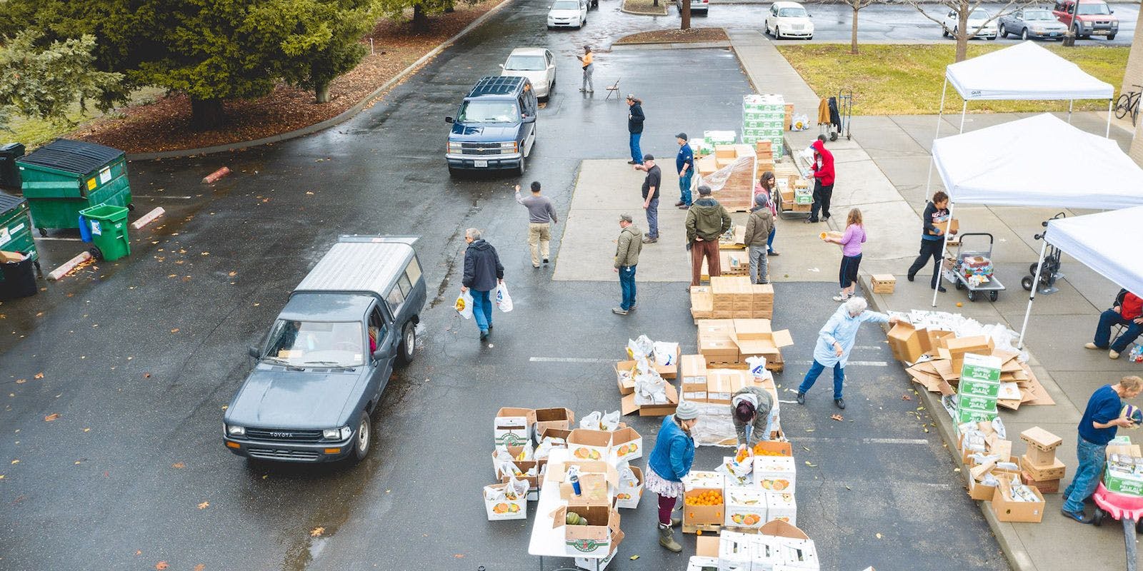 Overhead shot of a food pick up site for disaster relief. Photo courtesy of Grassroots Aid Partnership.